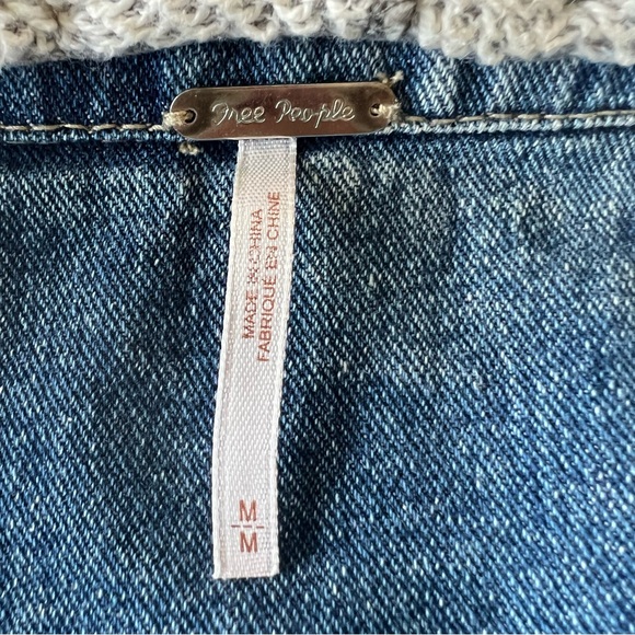 Free People Distressed Denim Jacket Blue Jean Removable Hood Women’s M Button - Picture 11 of 16